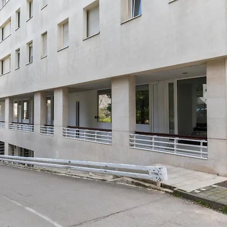 Destino City Apartments By Belmont Realty *