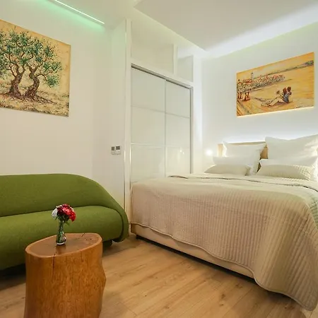 Destino City Apartments Задар